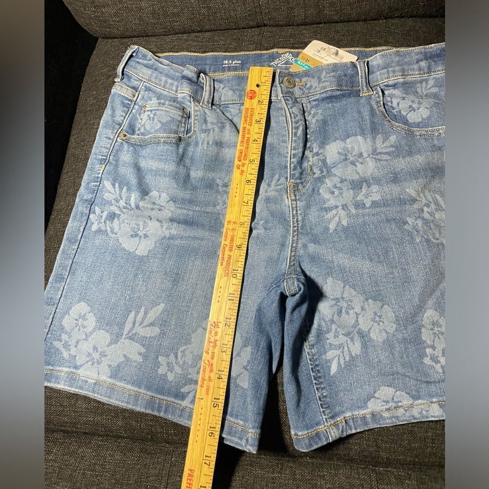 Thereabouts Jean Shorts - Picture 4 of 5